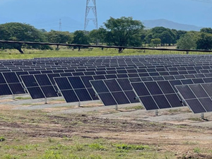 Sistema de seguimiento de paneles solares de 1,2 MW en Colombia