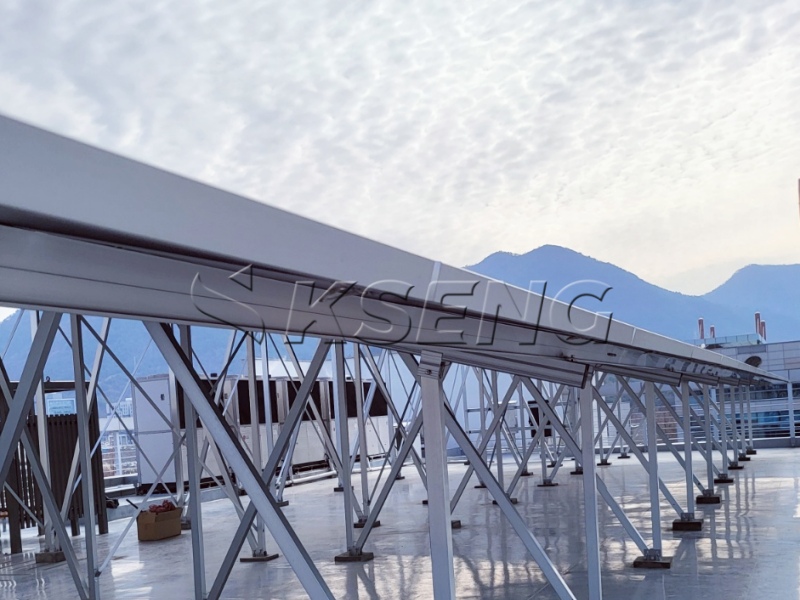 ¿Cuáles son las ventajas de instalar fotovoltaica distribuida en tejados industriales y comerciales?