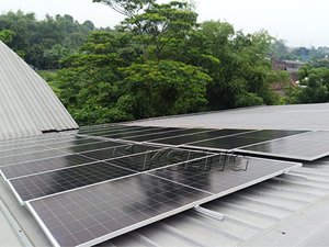 Proyecto de sistema de montaje solar de 14 MW sobre techo metálico en Indonesia