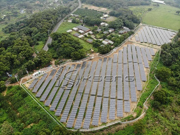 Sistema de montaje solar de base de tornillo de tierra de Taiwán 1.6MW
